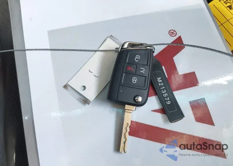 2018 Volkswagen Tiguan 2.0T Se/2.0T Sel from USA, damaged, VIN 3VV3B7AXXJM213579